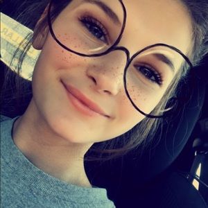 Meet your Posher, Lilly